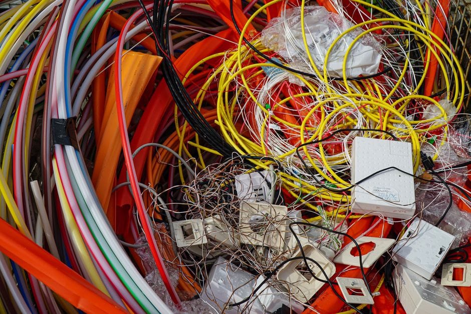 Stare elektrośmieci: gdzie oddać i dlaczego nie wolno ich do kosza