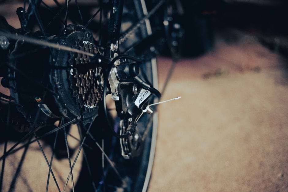 Podstawowy serwis roweru: co zrobisz sam przed sezonem