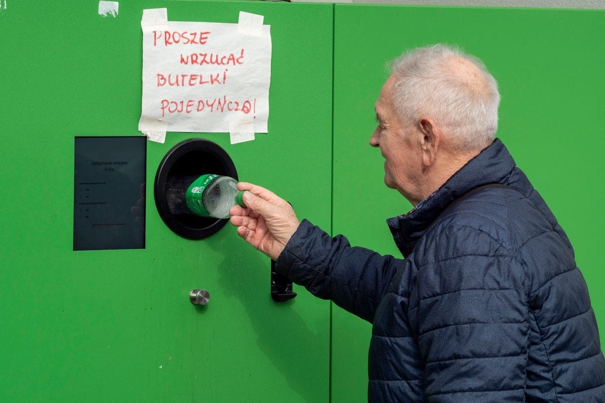 System kaucyjny latem 2026: ile pieniędzy odzyskasz za butelki i puszki, i co zmieni się jesienią