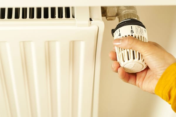 Zanim odpalisz piec na zimę: przegląd instalacji grzewczej, który realnie oszczędza